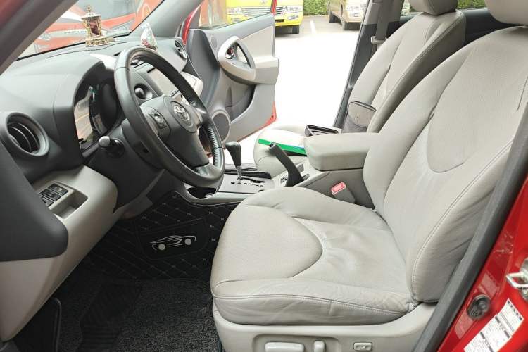 Used Toyota RAV4 2011 2.4L Automatic 4x4 Supreme Navigation Edition Left Front Seat