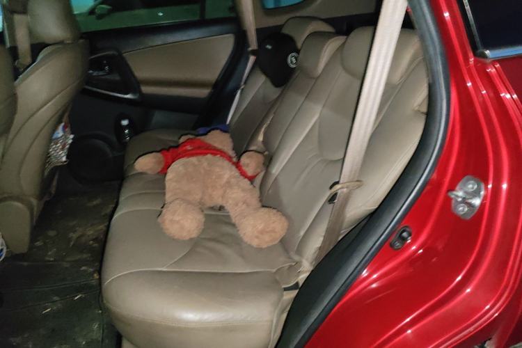 Used Toyota RAV4 2011 2.0L Automatic Luxury Edition Left Rear Seat