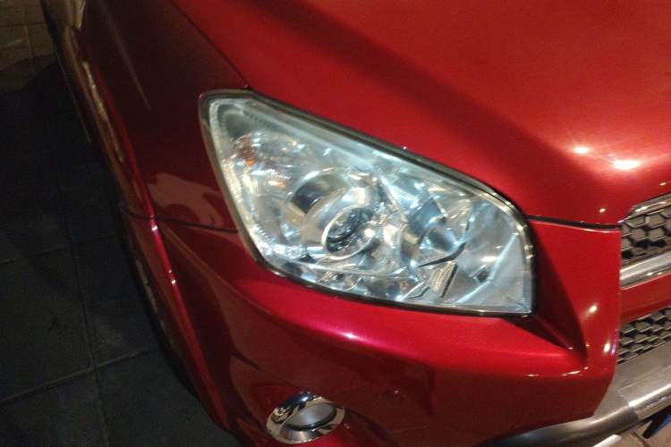 Used Toyota RAV4 2011 2.4L Automatic 4x4 Luxury Edition Right Front Headlight