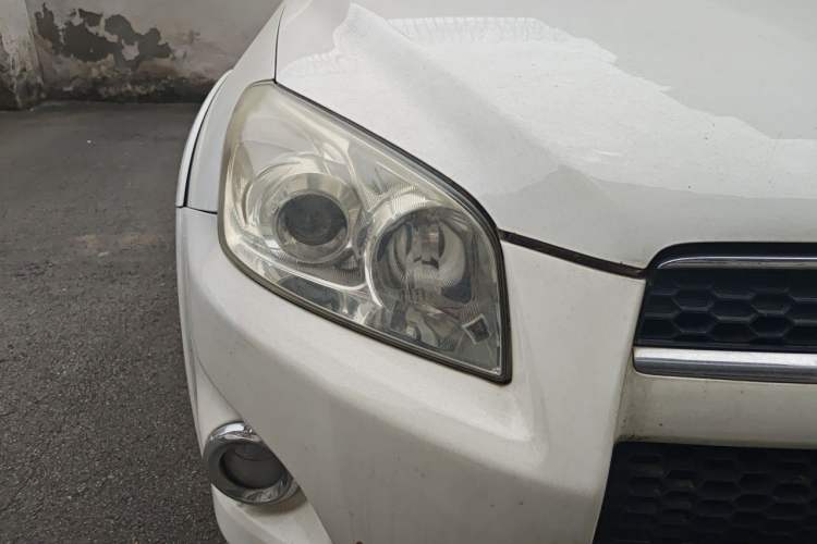 Used Toyota RAV4 2011 2.4L Automatic 4x4 Supreme Edition Right Front Headlight