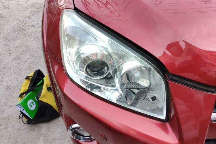 Used Toyota RAV4 2011 2.4L Automatic 4x4 Supreme Navigation Edition Right Front Headlight