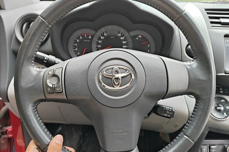 Used Toyota RAV4 2011 2.4L Automatic 4x4 Supreme Navigation Edition Steering Wheel