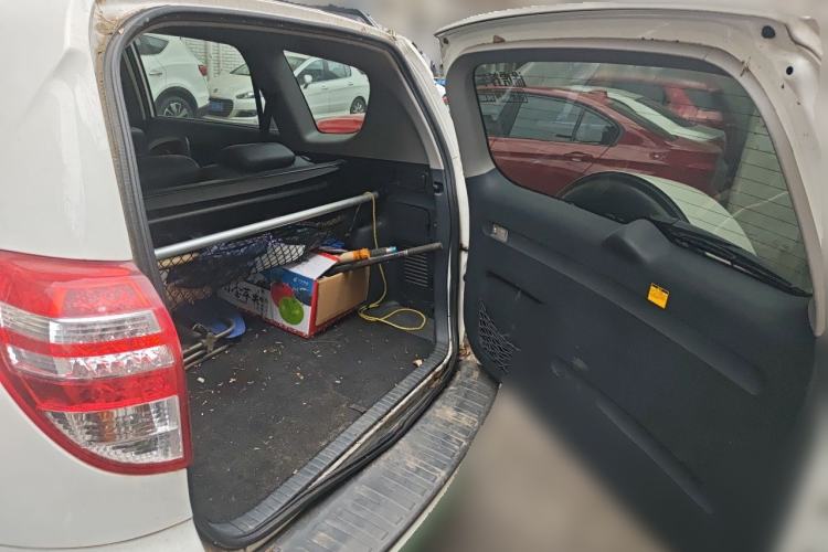 Used Toyota RAV4 2011 2.4L Automatic 4x4 Supreme Edition Trunk