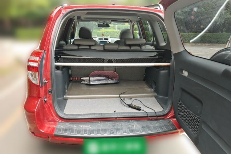 Used Toyota RAV4 2011 2.4L Automatic 4x4 Supreme Navigation Edition Trunk