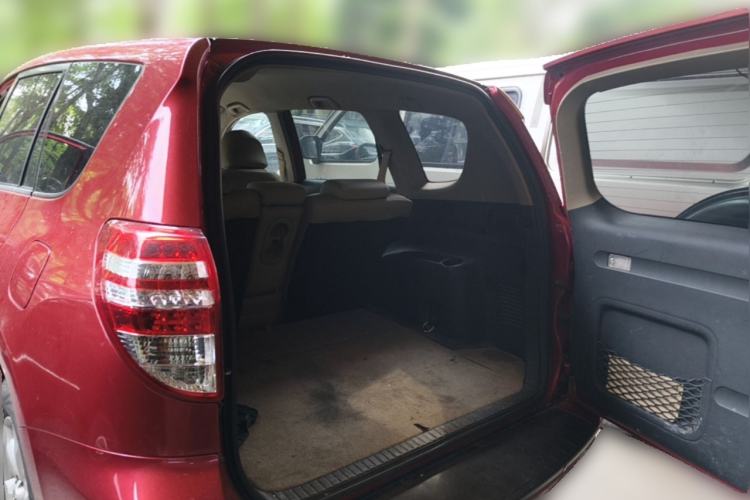 Used Toyota RAV4 2011 2.0L Automatic Classic Edition Trunk