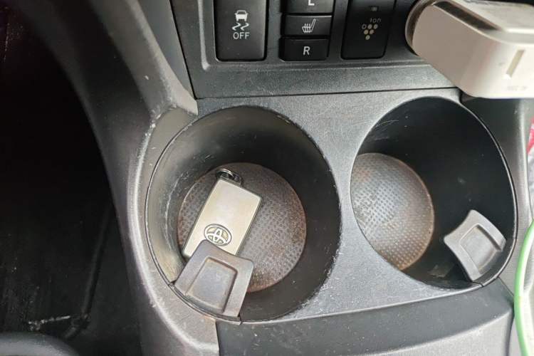 Used Toyota RAV4 2011 2.4L Automatic 4x4 Supreme Edition Vehicle Key