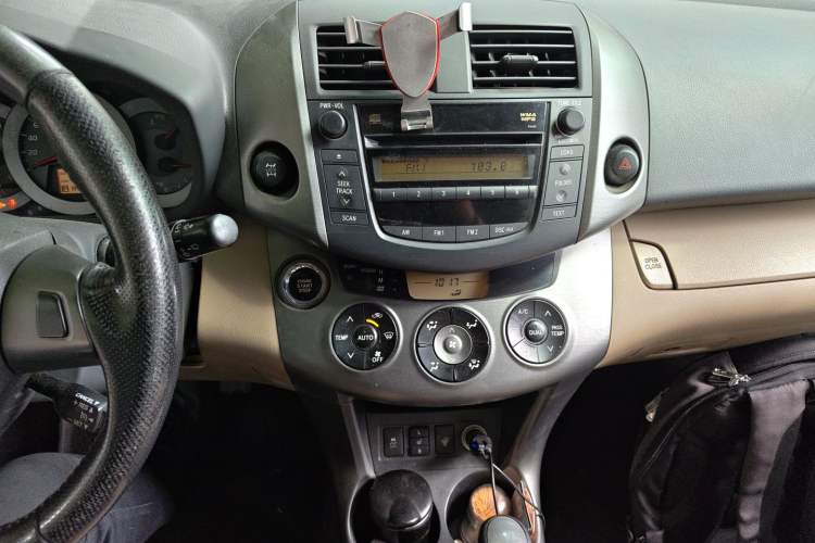 Used Toyota RAV4 2011 2.4L Automatic 4x4 Supreme Edition Audio And AC Panel