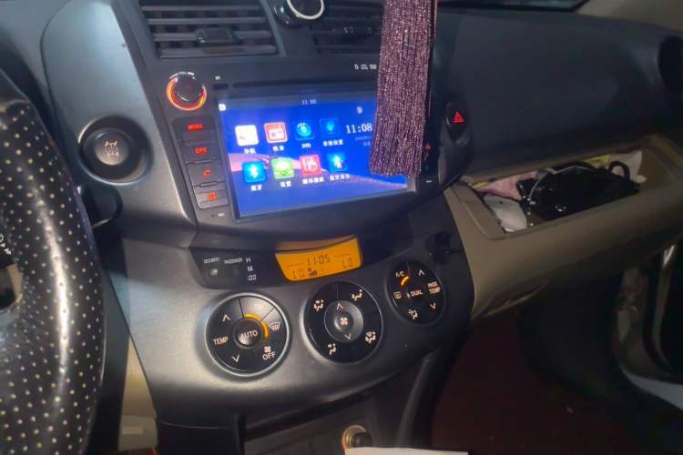 Used Toyota RAV4 2011 2.0L Automatic 4x4 Edition Audio And AC Panel