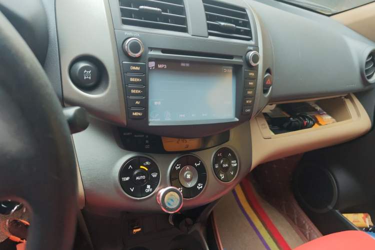 Used Toyota RAV4 2011 2.0L Automatic 4x4 Edition Audio And AC Panel