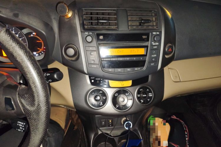 Used Toyota RAV4 2011 2.0L Automatic Luxury Edition Audio And AC Panel