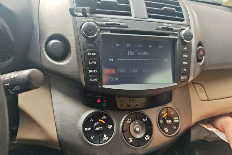 Used Toyota RAV4 2011 2.0L Automatic Classic Edition Audio And AC Panel