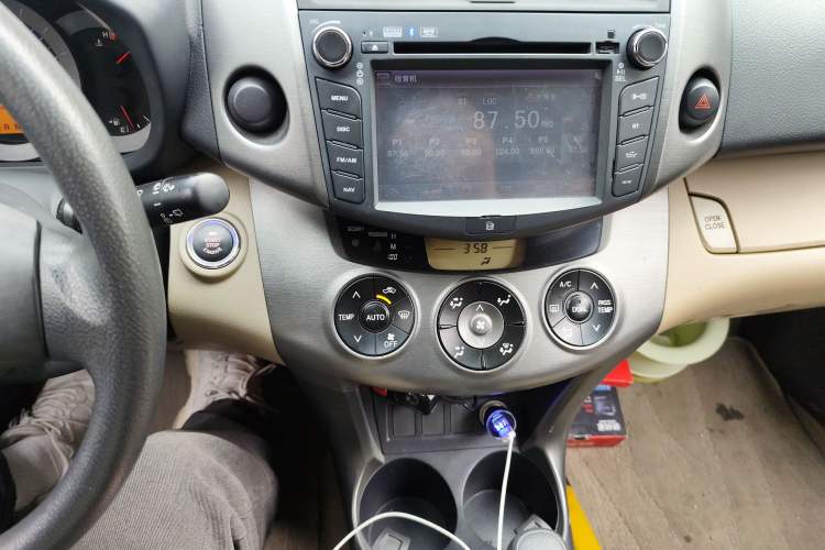 Used Toyota RAV4 2011 2.0L Automatic Classic Edition Audio And AC Panel