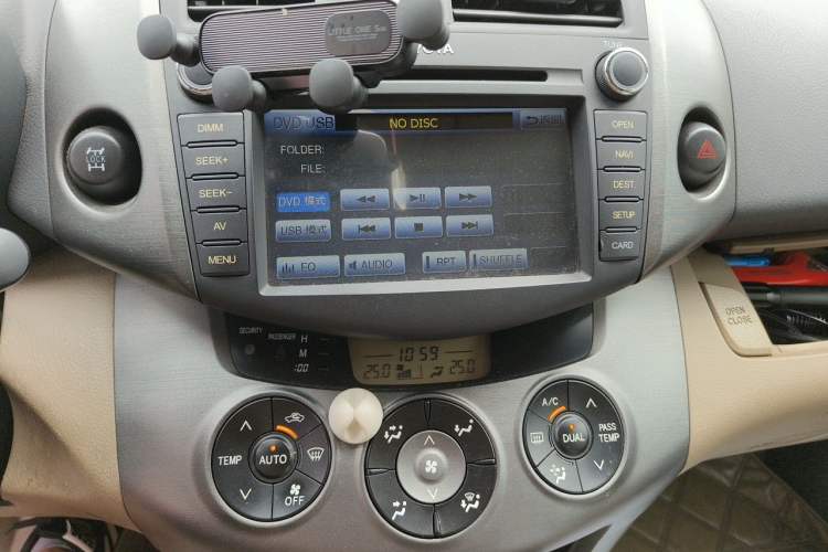 Used Toyota RAV4 2011 2.4L Automatic 4x4 Luxury Edition Audio And AC Panel