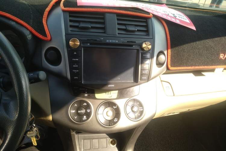 Used Toyota RAV4 2011 2.0L Manual Classic Edition Audio And AC Panel