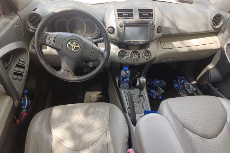 Used Toyota RAV4 2011 2.0L Automatic Luxury Edition Center Console