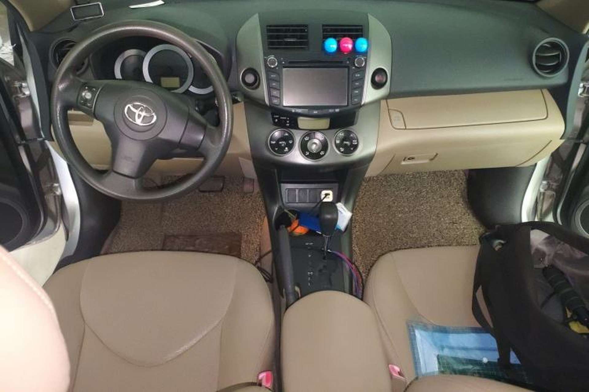 Used Toyota RAV4 2011 2.0L Automatic Classic Edition Center Console