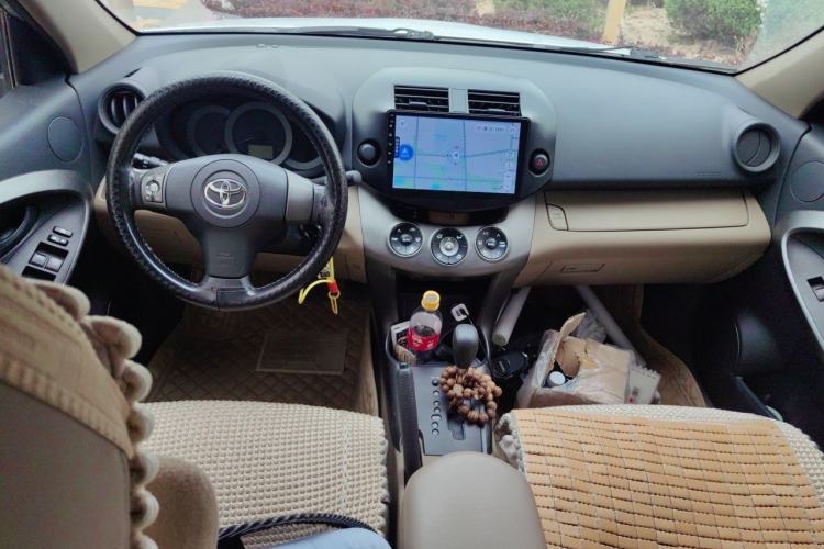 Used Toyota RAV4 2011 2.0L Automatic Classic Edition Center Console