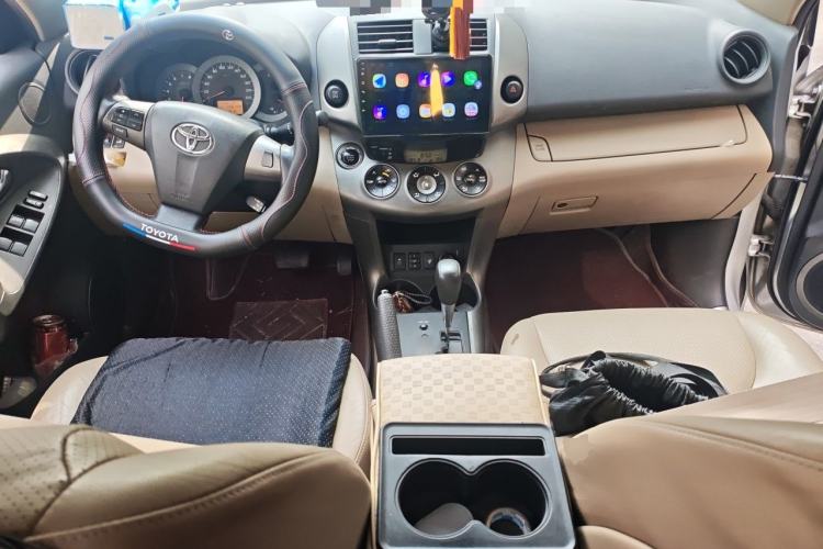 Used Toyota RAV4 2011 2.4L Automatic 4x4 Supreme Edition Center Console