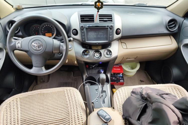Used Toyota RAV4 2011 2.0L Automatic Classic Edition Center Console