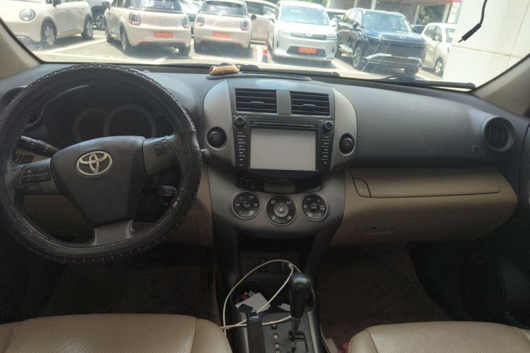 Used Toyota RAV4 2011 2.4L Automatic 4x4 Luxury Edition Center Console