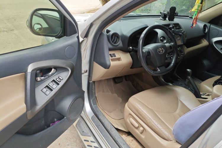 Used Toyota RAV4 2011 2.4L Automatic 4x4 Luxury Edition Driver Seat