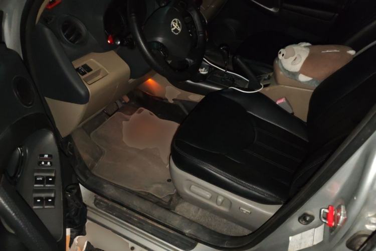 Used Toyota RAV4 2011 2.4L Automatic 4x4 Luxury Edition Driver Seat