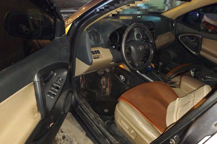 Used Toyota RAV4 2011 2.0L Automatic Luxury Edition Driver Seat