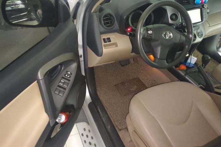 Used Toyota RAV4 2011 2.0L Automatic Classic Edition Driver Seat