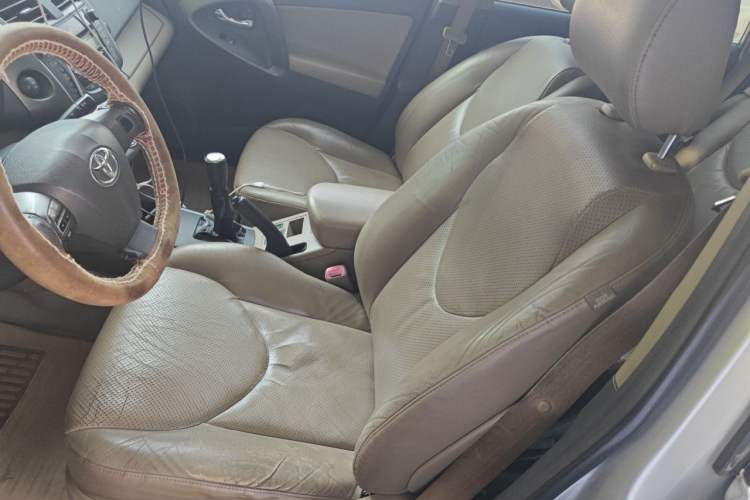 Used Toyota RAV4 2011 2.4L Manual 4x4 Luxury Edition Driver Seat