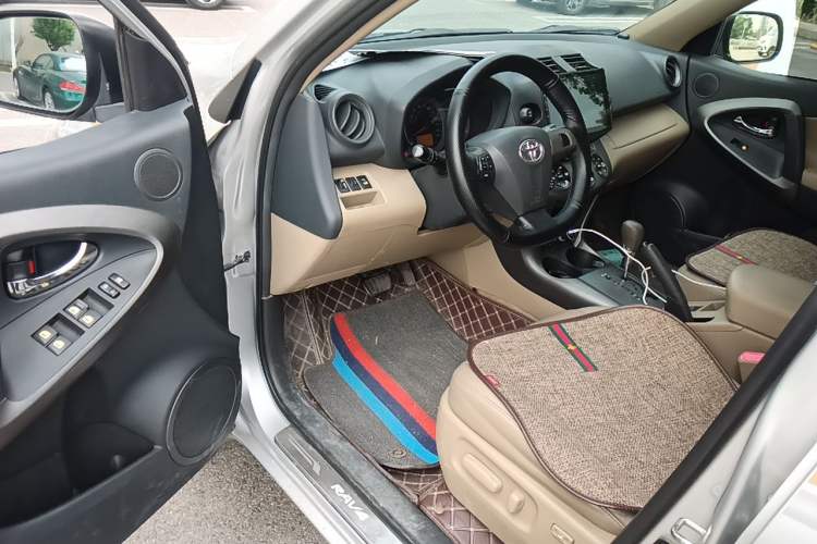 Used Toyota RAV4 2011 2.4L Automatic 4x4 Supreme Navigation Edition Driver Seat