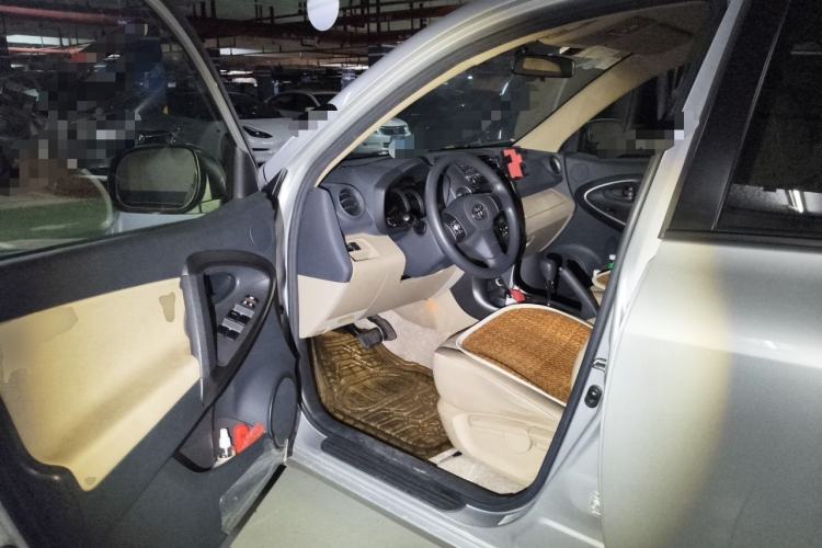 Used Toyota RAV4 2011 2.0L Automatic Classic Edition Driver Seat