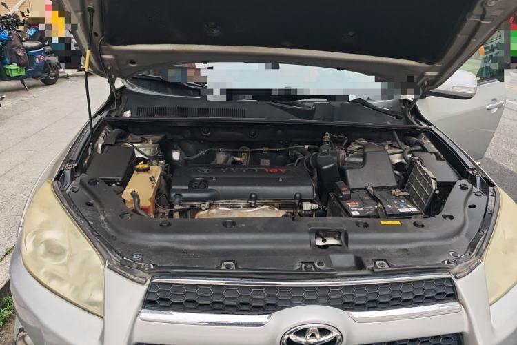 Used Toyota RAV4 2011 2.0L Automatic 4x4 Edition Engine Bay