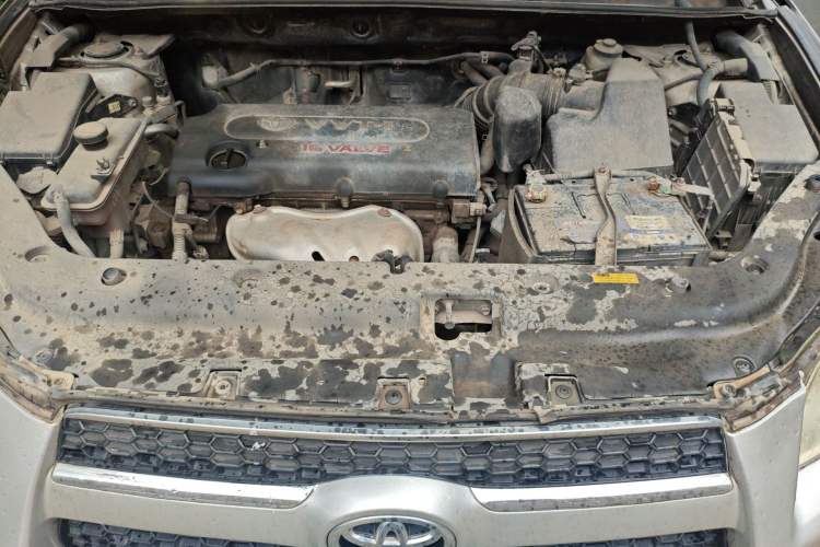 Used Toyota RAV4 2011 2.4L Automatic 4x4 Luxury Edition Engine Bay