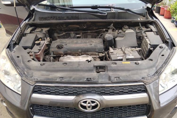 Used Toyota RAV4 2011 2.4L Automatic 4x4 Luxury Edition Engine Bay