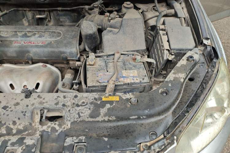 Used Toyota RAV4 2011 2.4L Automatic 4x4 Luxury Edition Engine Bay Left