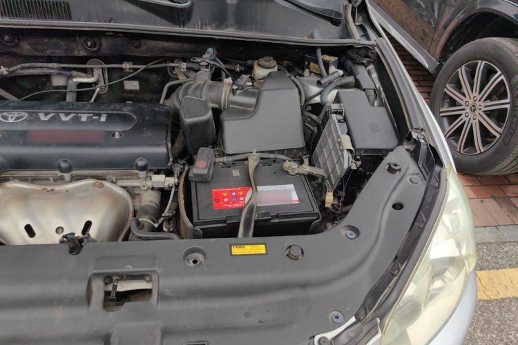 Used Toyota RAV4 2011 2.0L Automatic 4x4 Edition Engine Bay Left