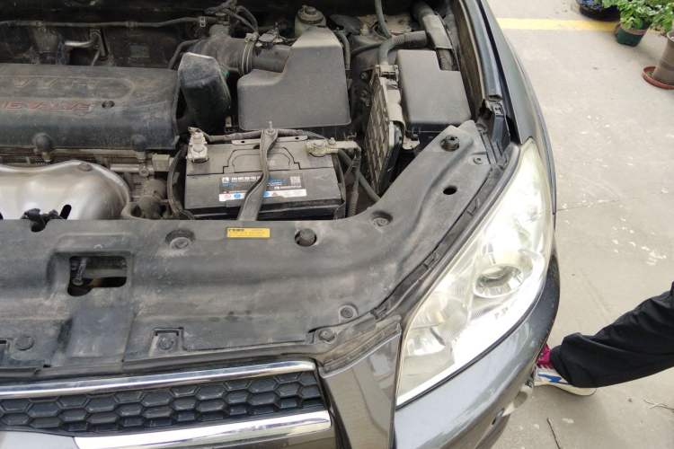 Used Toyota RAV4 2011 2.4L Automatic 4x4 Luxury Edition Engine Bay Left