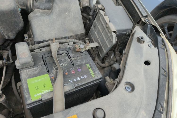 Used Toyota RAV4 2011 2.4L Automatic 4x4 Luxury Edition Engine Bay Left