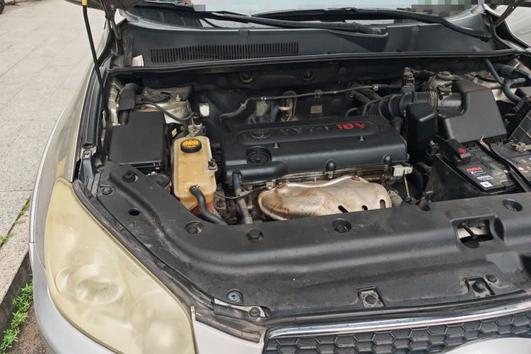 Used Toyota RAV4 2011 2.0L Automatic 4x4 Edition Engine Bay Right