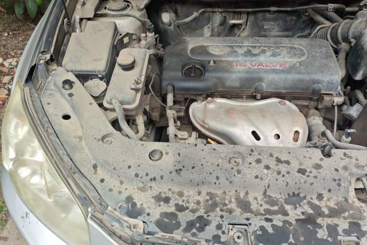 Used Toyota RAV4 2011 2.4L Automatic 4x4 Luxury Edition Engine Bay Right