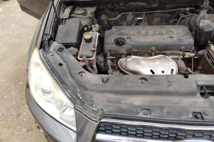 Used Toyota RAV4 2011 2.4L Automatic 4x4 Luxury Edition Engine Bay Right
