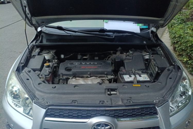 Used Toyota RAV4 2011 2.4L Automatic 4x4 Luxury Edition Engine Bay