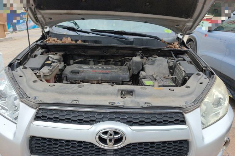 Used Toyota RAV4 2011 2.4L Automatic 4x4 Luxury Edition Engine Bay