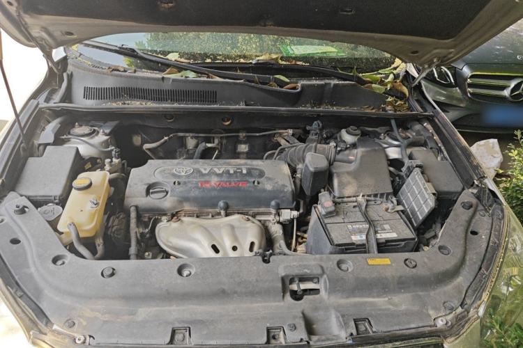 Used Toyota RAV4 2011 2.4L Manual 4x4 Luxury Edition Engine Bay