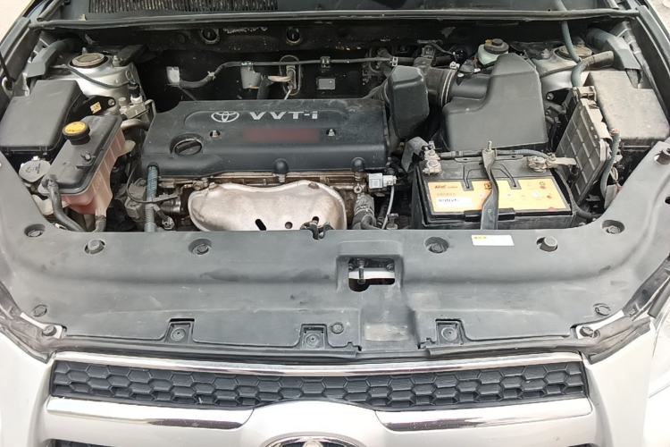 Used Toyota RAV4 2011 2.4L Automatic 4x4 Supreme Navigation Edition Engine Bay