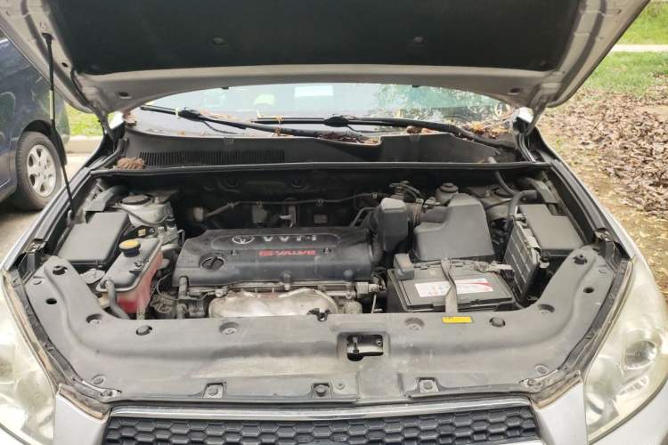 Used Toyota RAV4 2011 2.0L Automatic 4x4 Edition Engine Bay