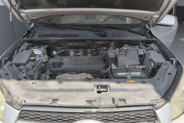 Used Toyota RAV4 2011 2.4L Automatic 4x4 Luxury Edition Engine Bay