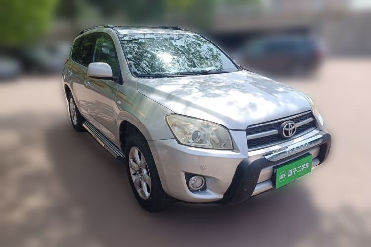 Used Toyota RAV4 2011 2.0L Automatic Luxury Edition Front Right 45 Deg