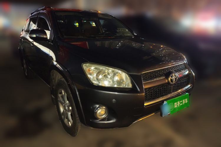 Used Toyota RAV4 2011 2.0L Automatic Luxury Edition Front Right 45 Deg