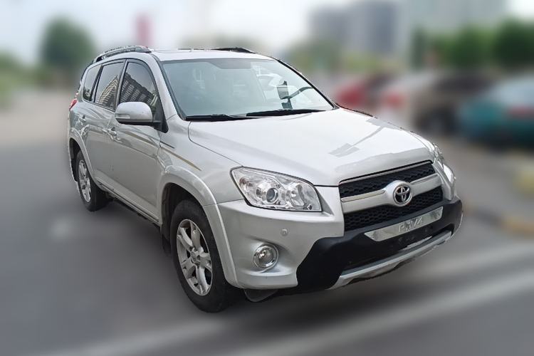 Used Toyota RAV4 2011 2.4L Automatic 4x4 Supreme Navigation Edition Front Right 45 Deg